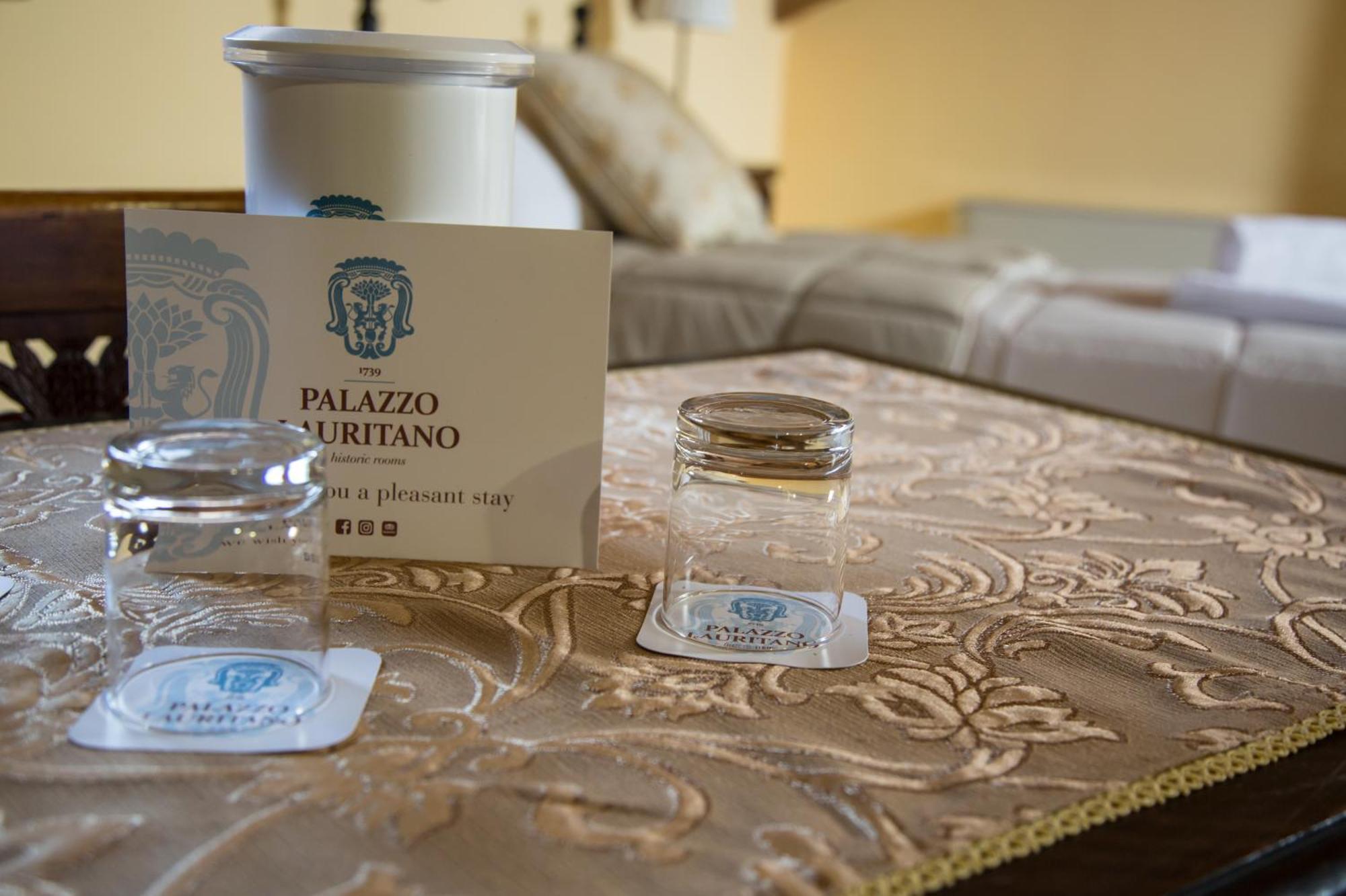 Palazzo Lauritano Hotel Аджерола Стая снимка